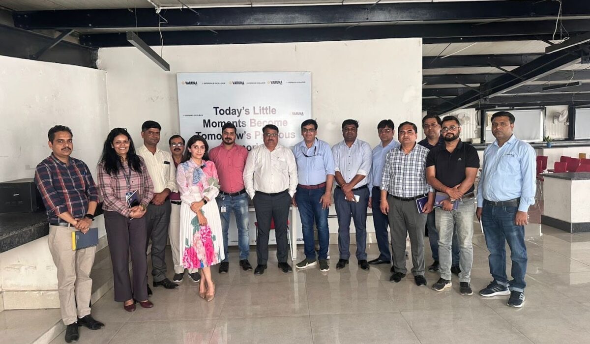 Corporate trainer conducting business leadership course for employees